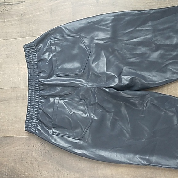 NEW EMPROVED FAUX LEATHER TROUSER STYLE  NAVY PANTS WOMANS 8 RETAIL 149.00 - Picture 8 of 9